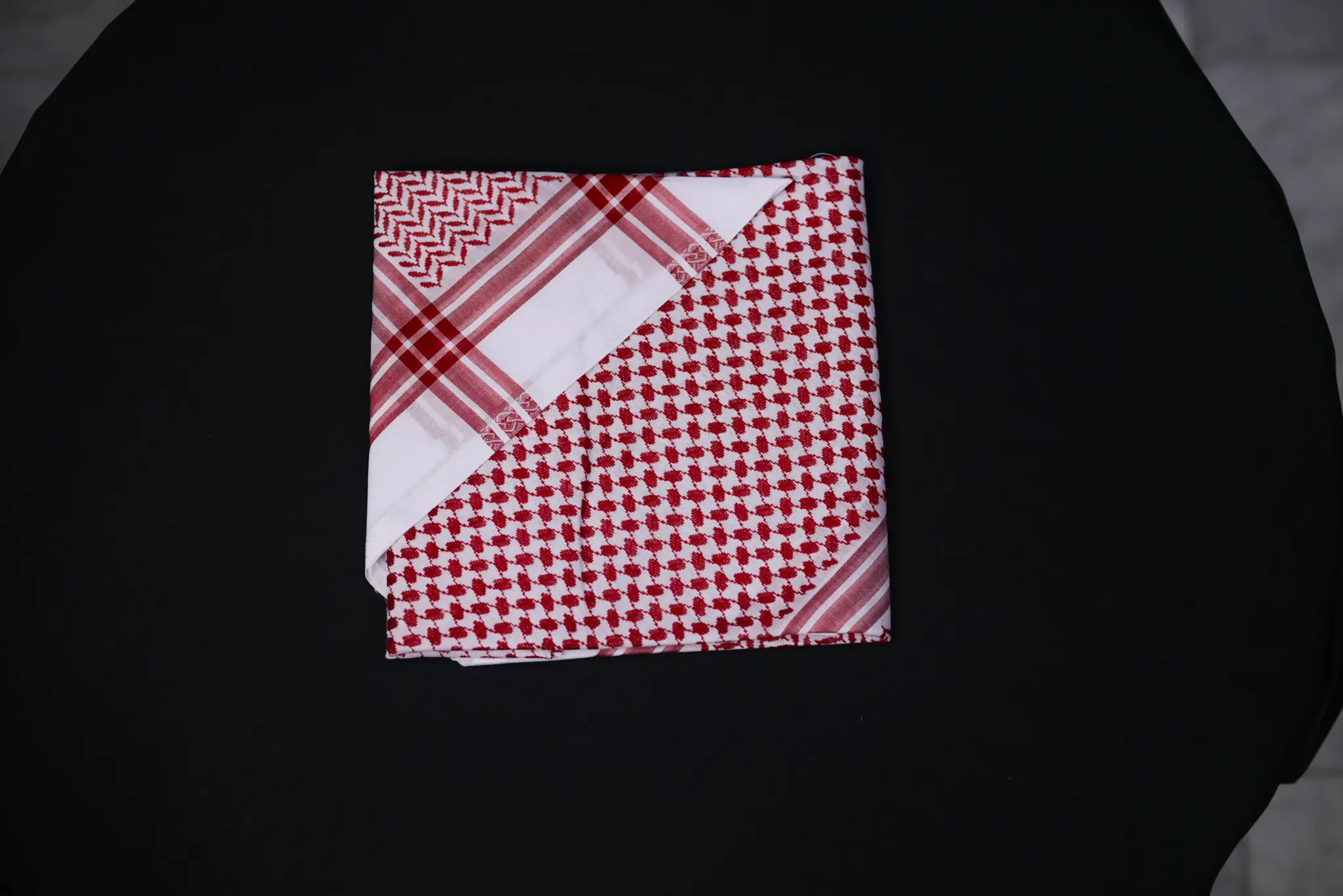 صورة غترة أحمر 